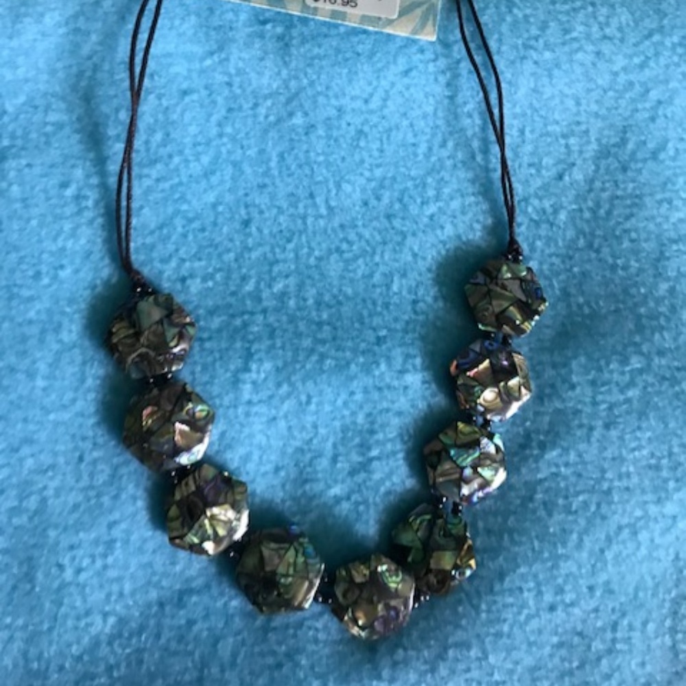 neckless - Picture 2 of 5